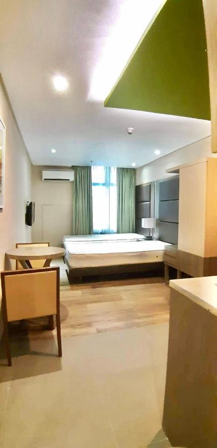 Studio Unit Condo At Antel Serenity Suites Makati Манила Екстериор снимка